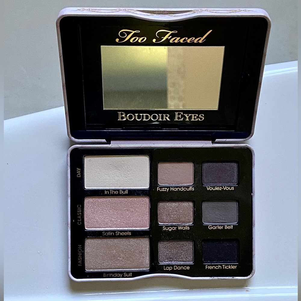 Too Faced Boudoir Eyes- Soft and Sexy